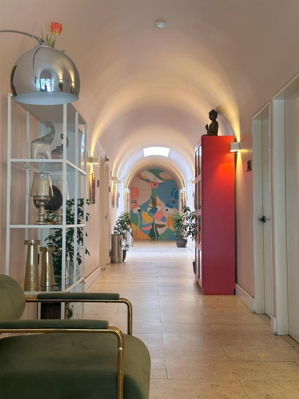 Hotel Intj 4*