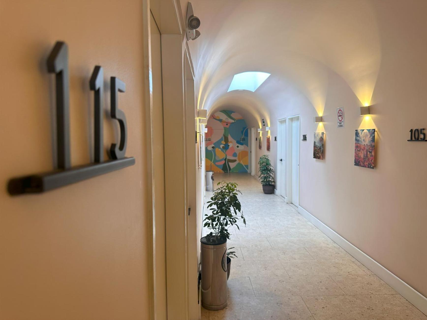Intj Hotel 4*